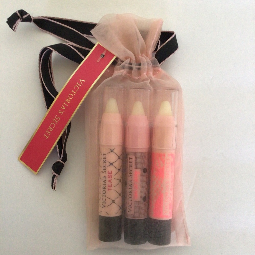 VICTORIAS SECRET FRAGRANCE CRAYONS NWT